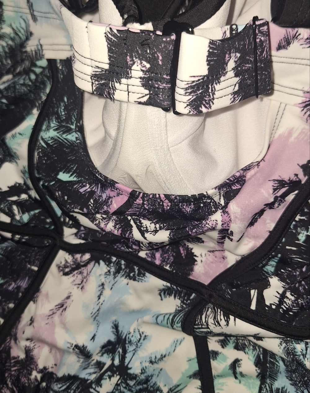 Torrid 4 D/DD Swimsuit Slim Fit One Piece Underwire Palm Plus Size - Picture 6 of 7